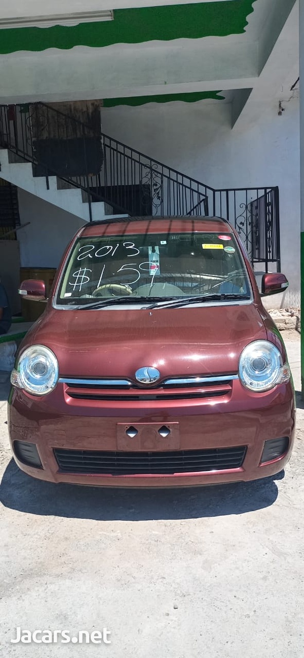 Toyota Sienta 1,3L 2013