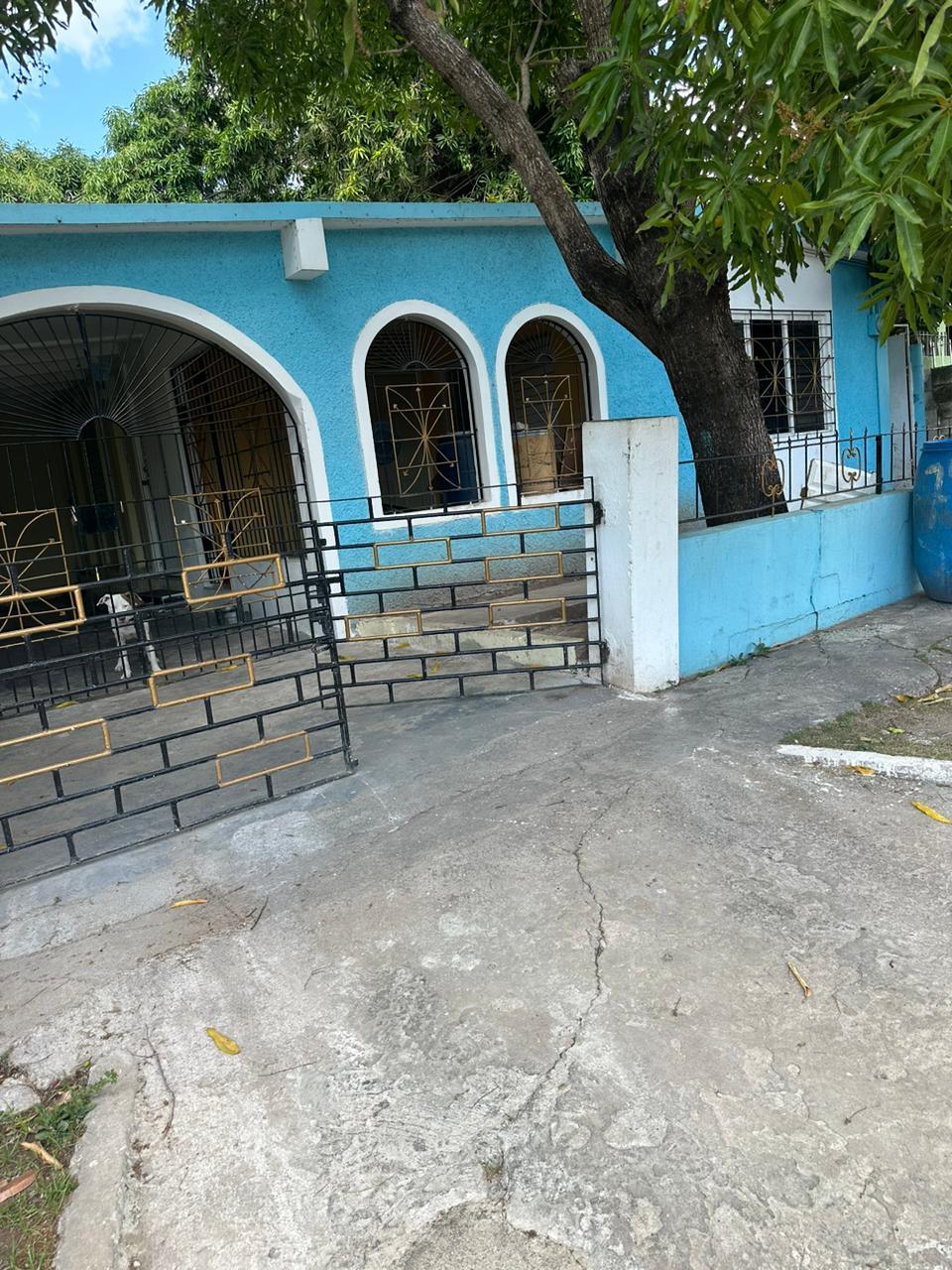 House for Sale   Kingston 20