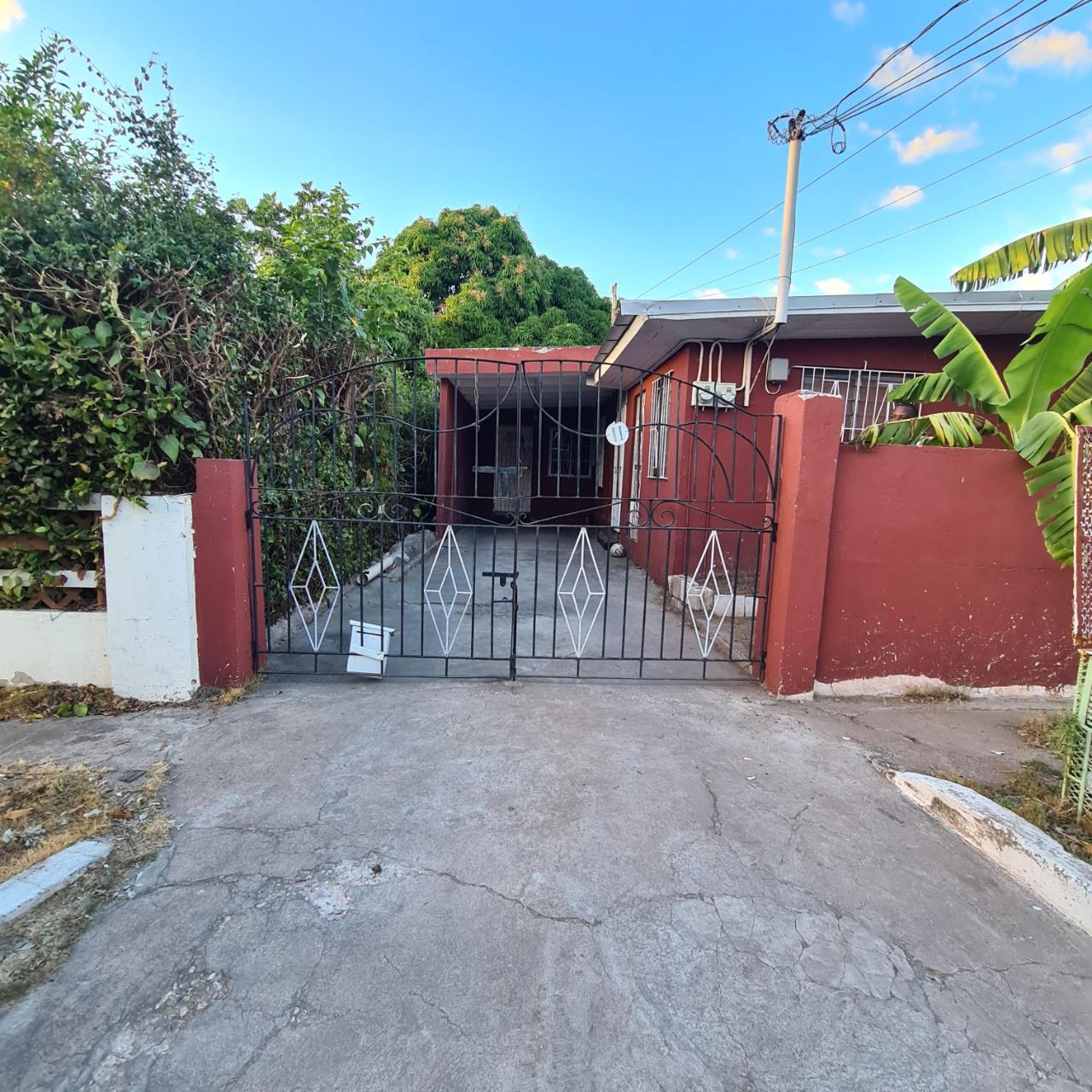 House for Sale   Kingston 20