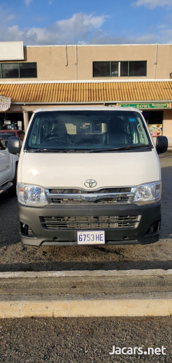2011 Toyota Hiace Bus