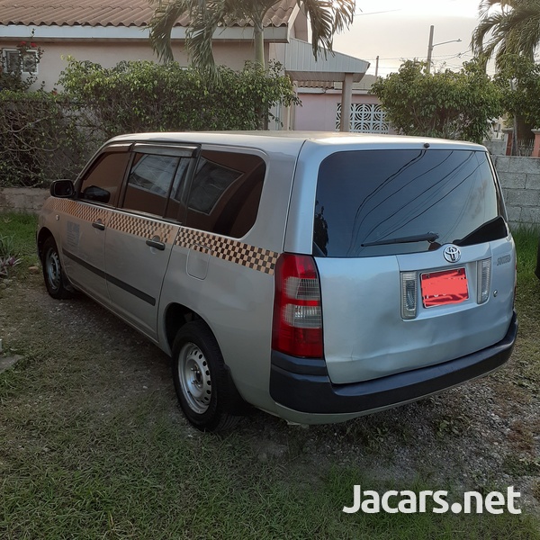 Toyota Succeed 1,5L 2013