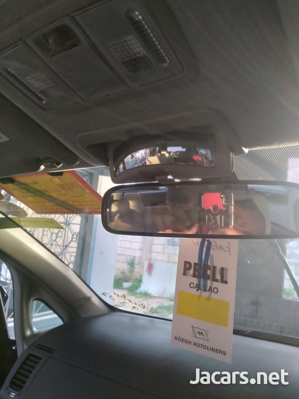 Toyota Isis 1,8L 2014