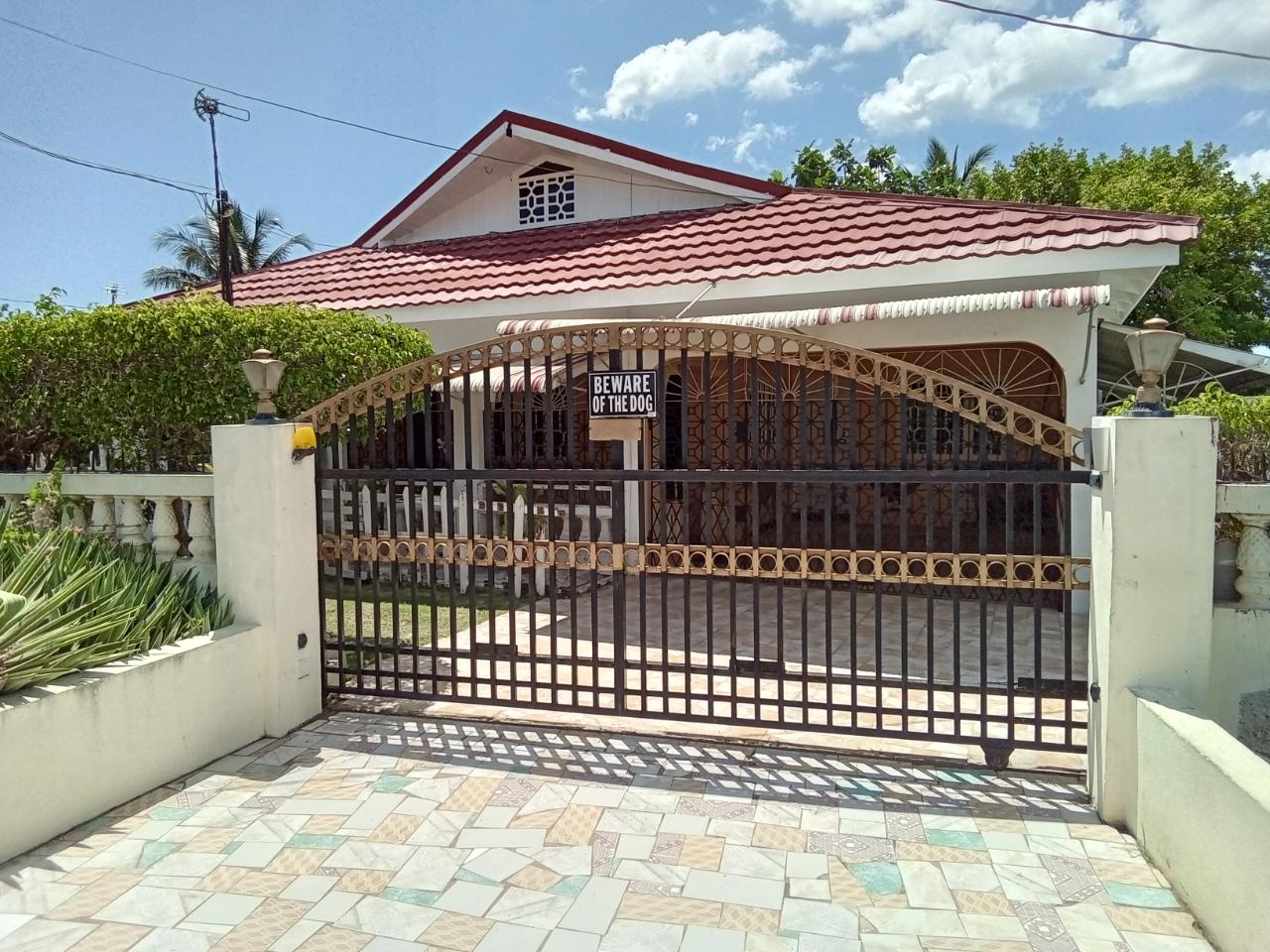 House for Sale   Race Course
