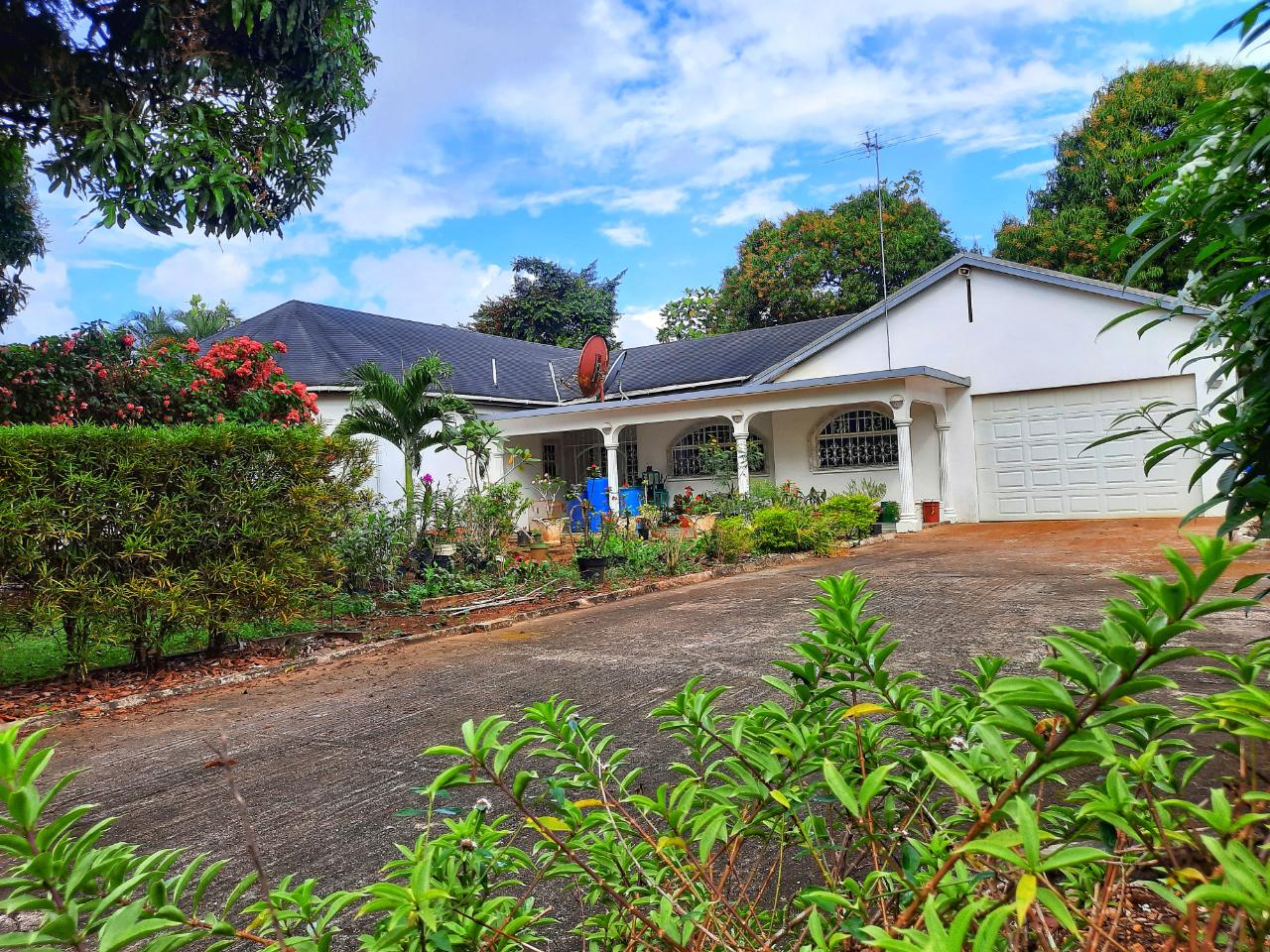 House for Sale   Linstead