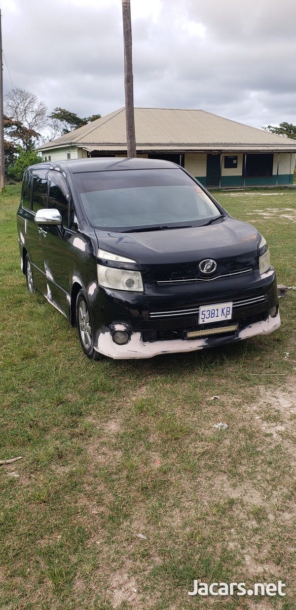 Toyota Voxy 2,0L 2009
