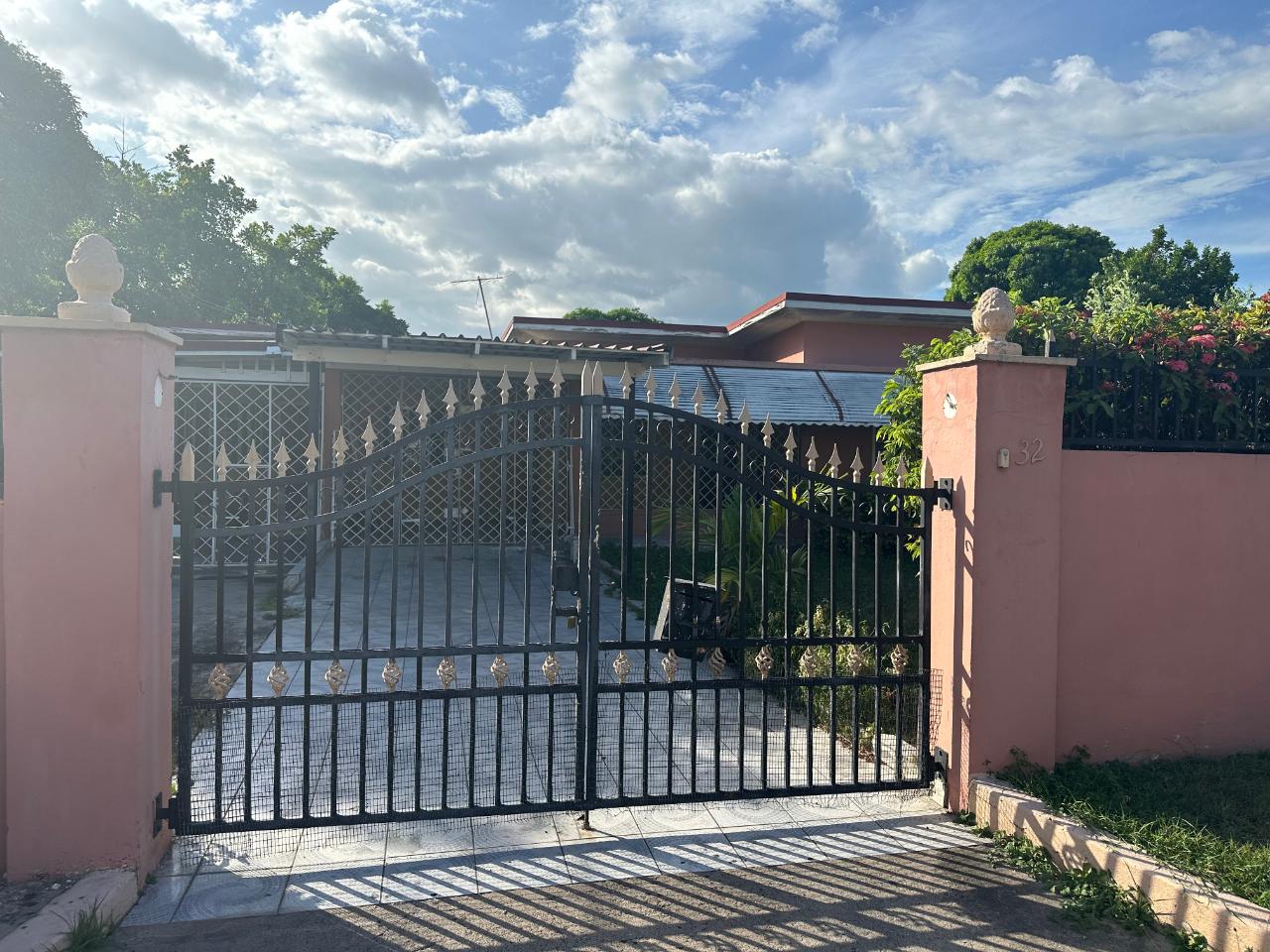 House for Sale   Kingston 19