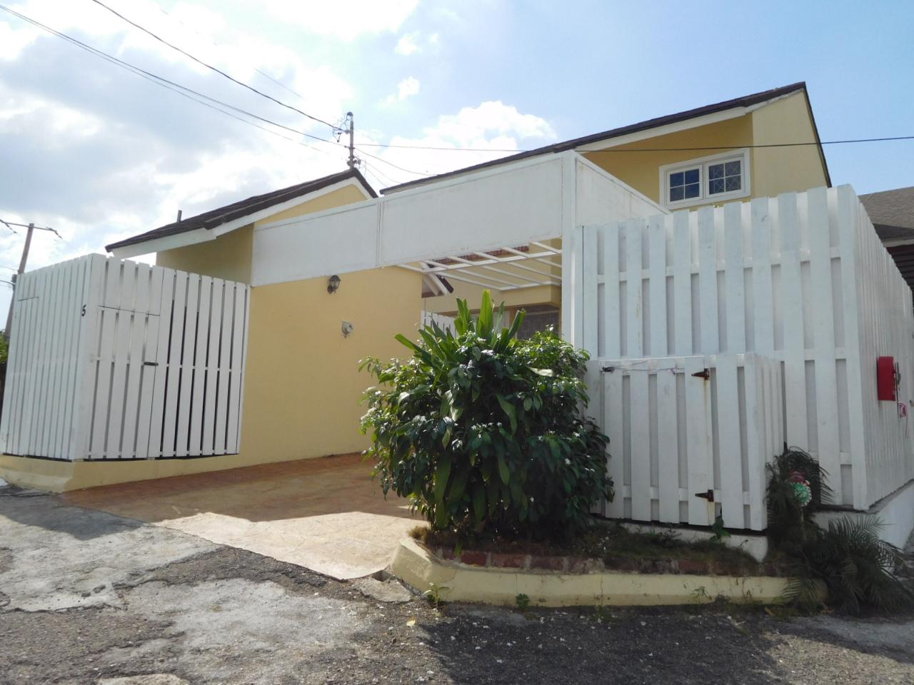 Townhouse for Rent   Kingston 6