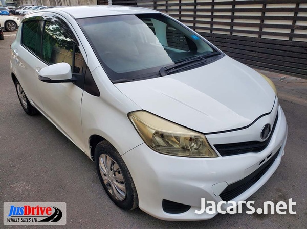Toyota Vitz 1,0L 2013