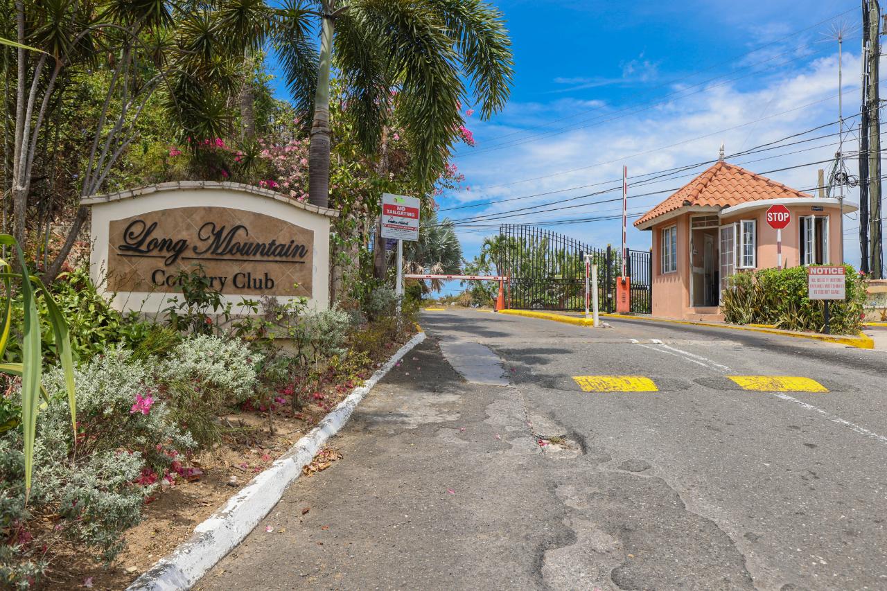 Townhouse for Rent   Kingston 6