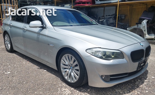 BMW 5-Series 2,5L 2011