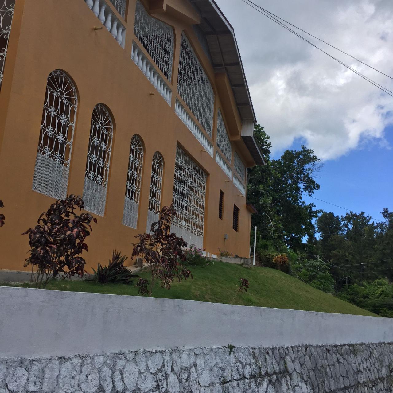 House for Sale   Kingston 8