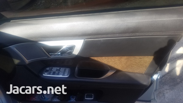 Jaguar XF 2,0L 2014