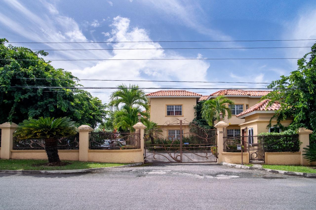 Apartment for Sale   Kingston 19
