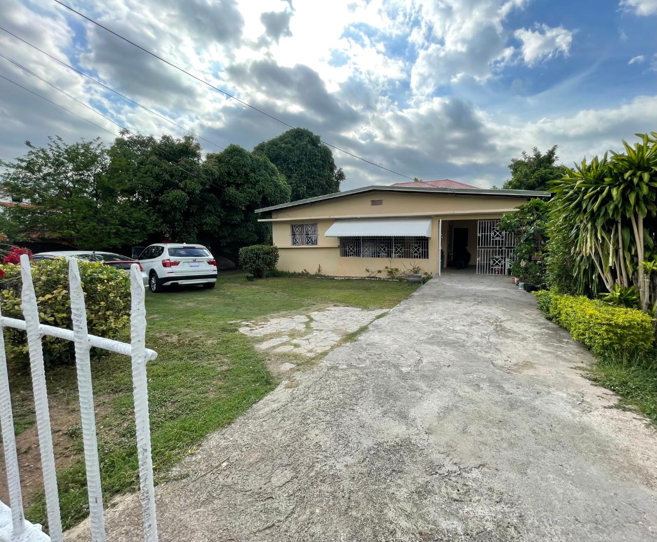 House for Sale   Kingston 10