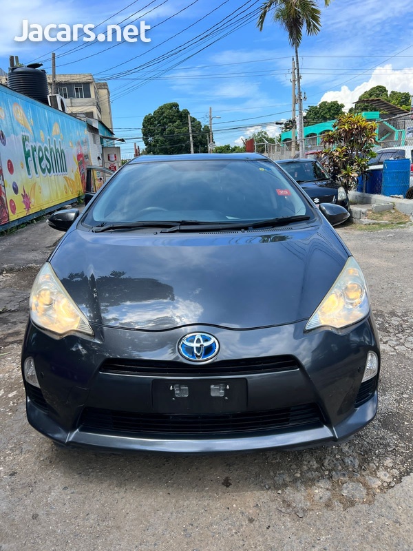 Toyota Aqua 1,5L 2012