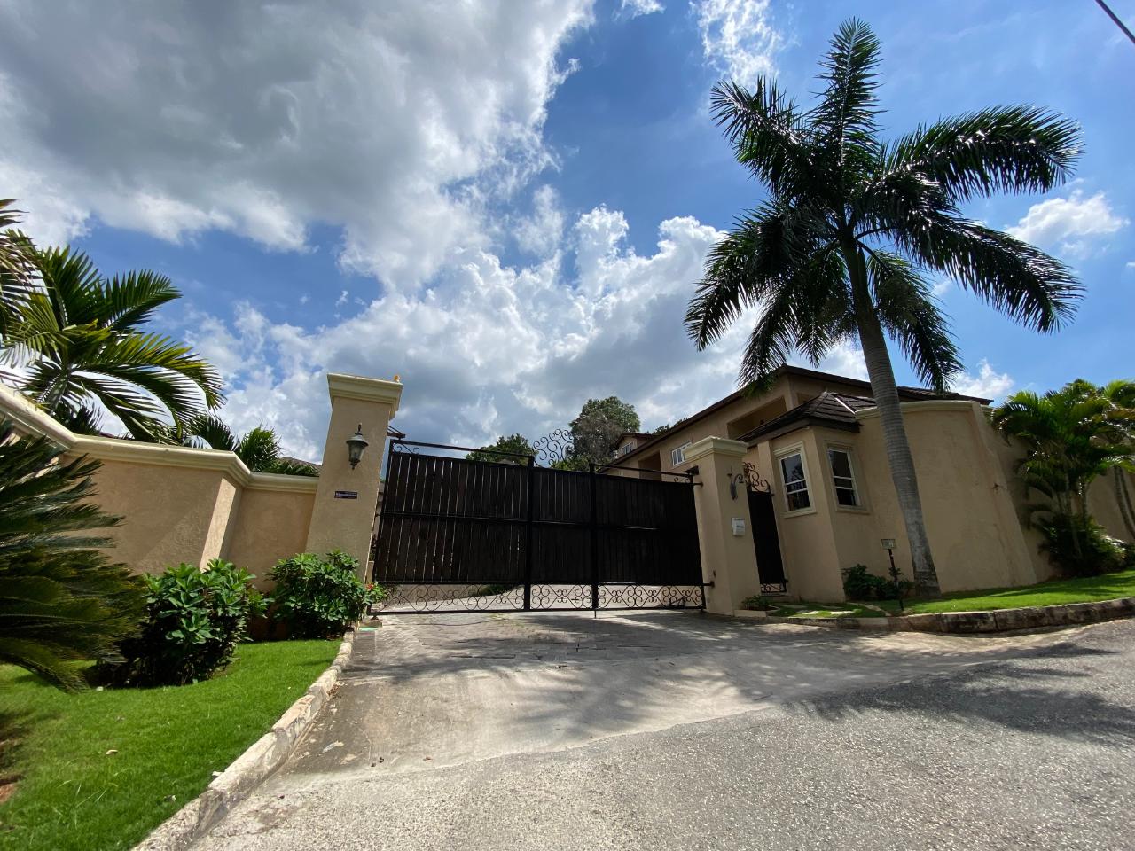 Apartment for Sale Kingston 8