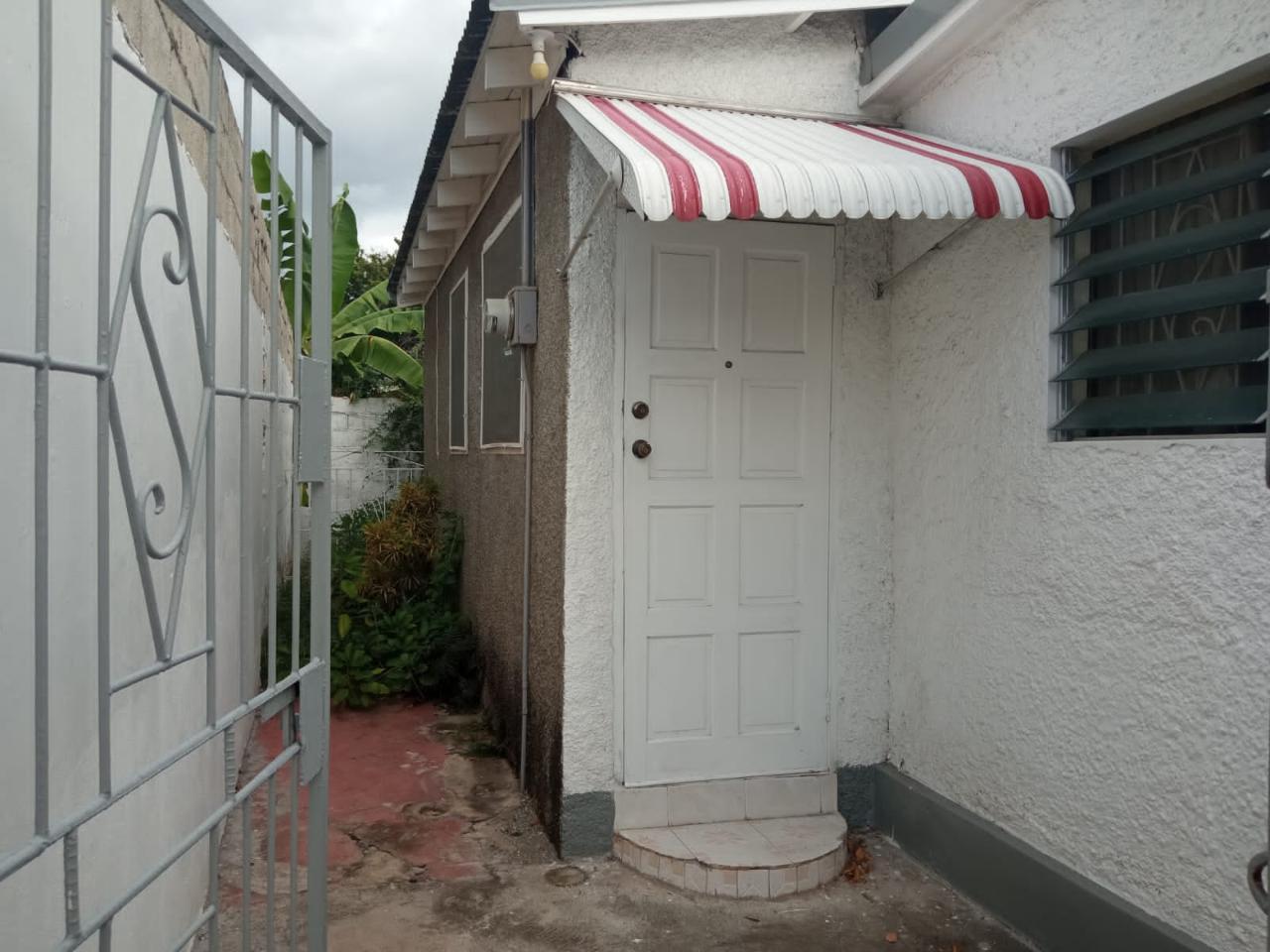 House for Rent   Kingston 3