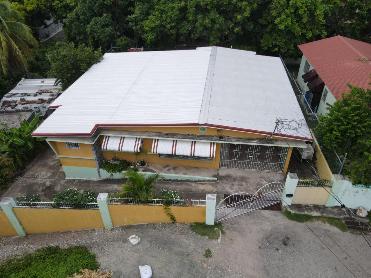 House for Sale   Kingston 8