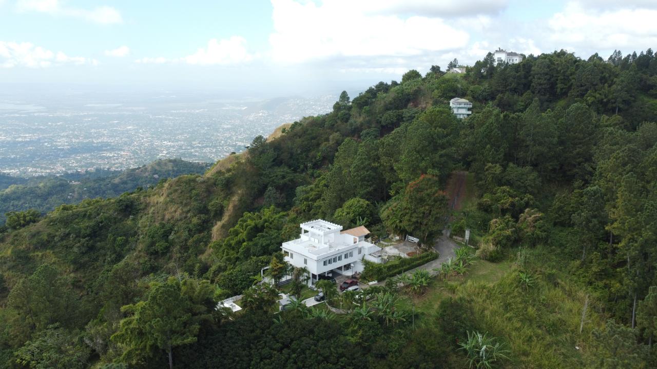 House for Sale   Kingston 8