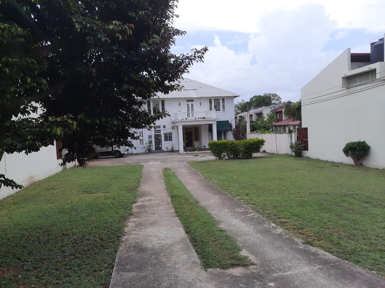 House for Sale   Kingston 10