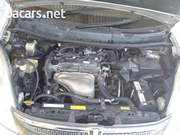 Toyota Isis 2,0L 2006
