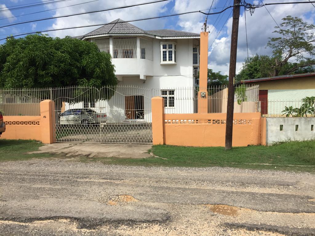 House for Sale   May Pen