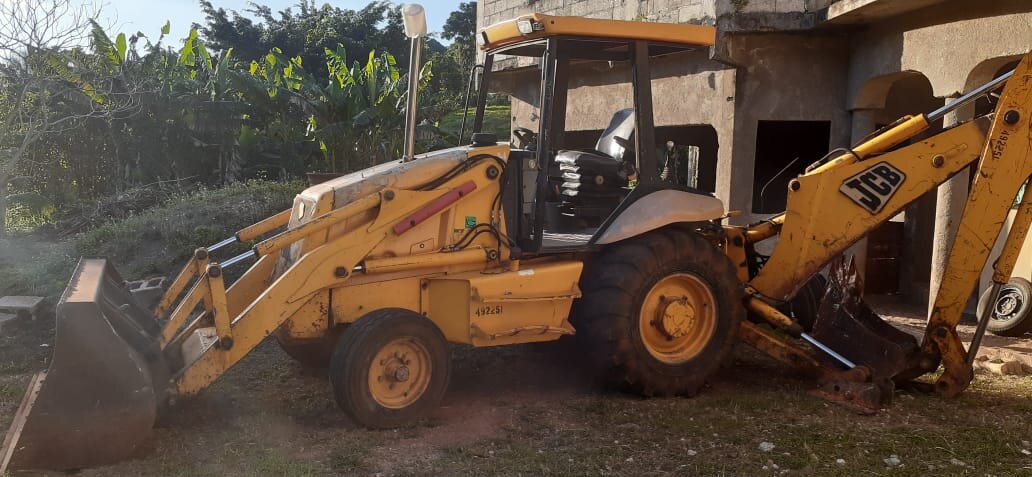 For Sale: 1995 JCB Backhoe Tractor