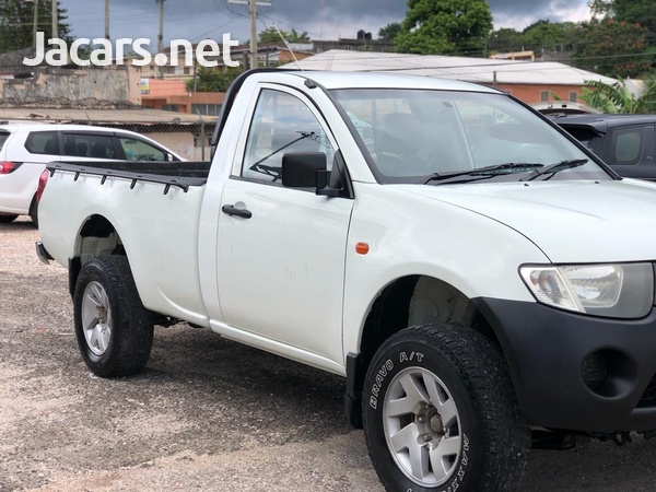Mitsubishi L200 2,0L 2007