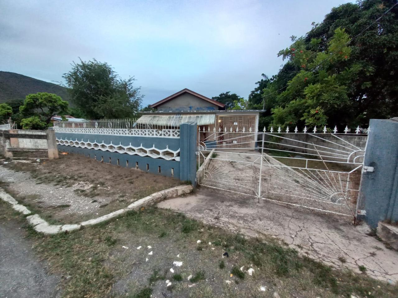 House for Sale   Kingston 3