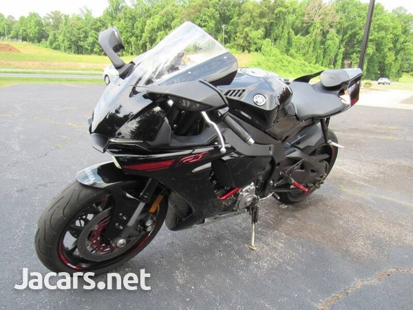 2015 Yamaha YZF-R1