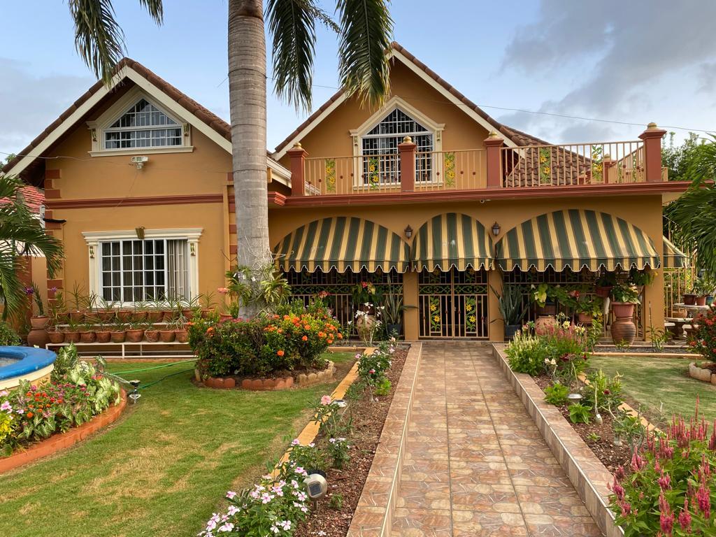 House for Sale   Savanna-La-Mar