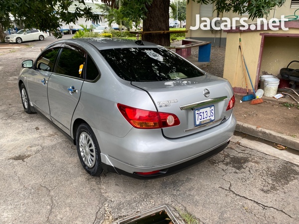 Nissan Bluebird 2,0L 2012