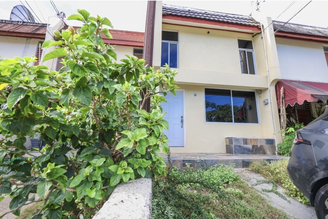Townhouse for Sale   Kingston 7