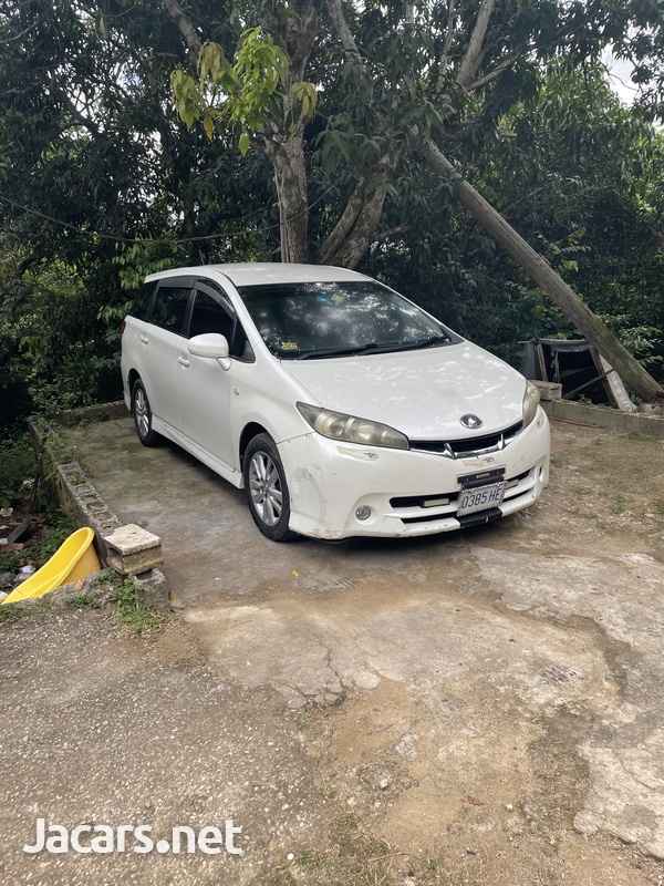 Toyota Isis 5,4L 2010