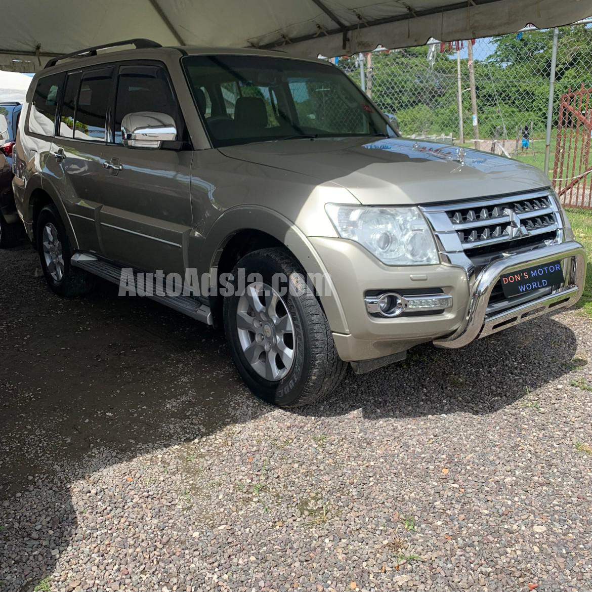 2015 Mitsubishi Pajero