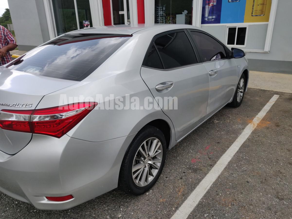 2015 Toyota Corolla Altis