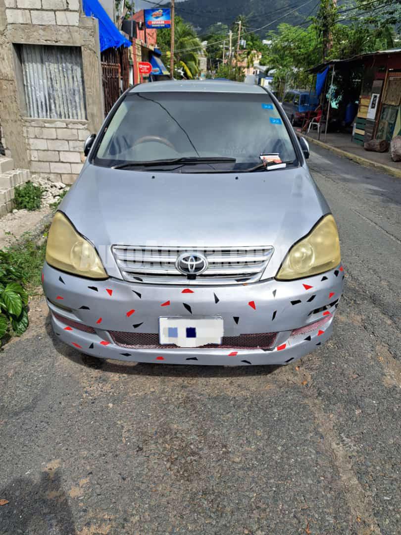 2004 Toyota Ipsum