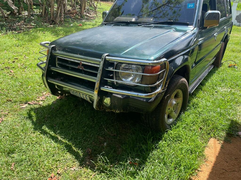 For Sale: 2000 MITSUBISHI PAJERO