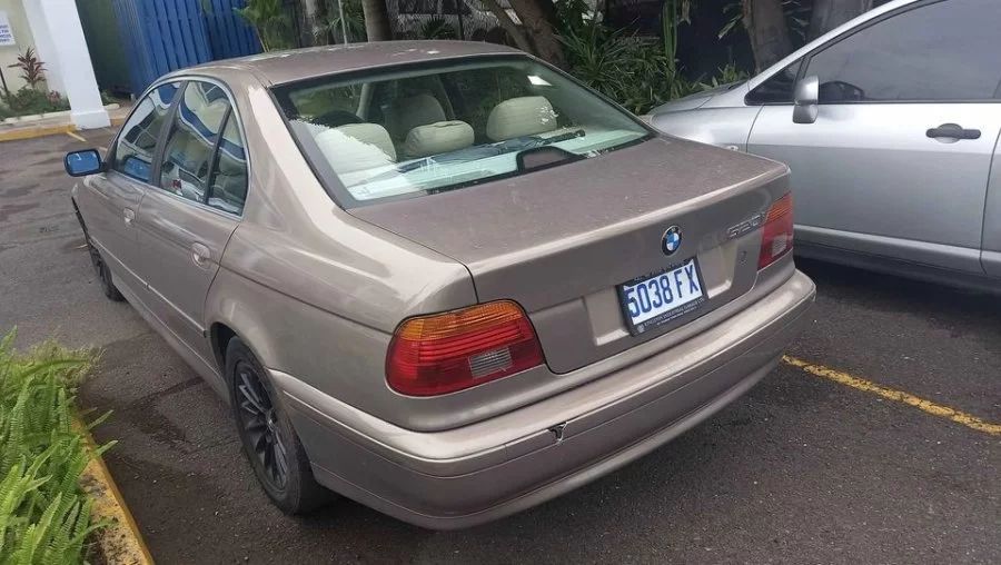 2002 BMW 520i