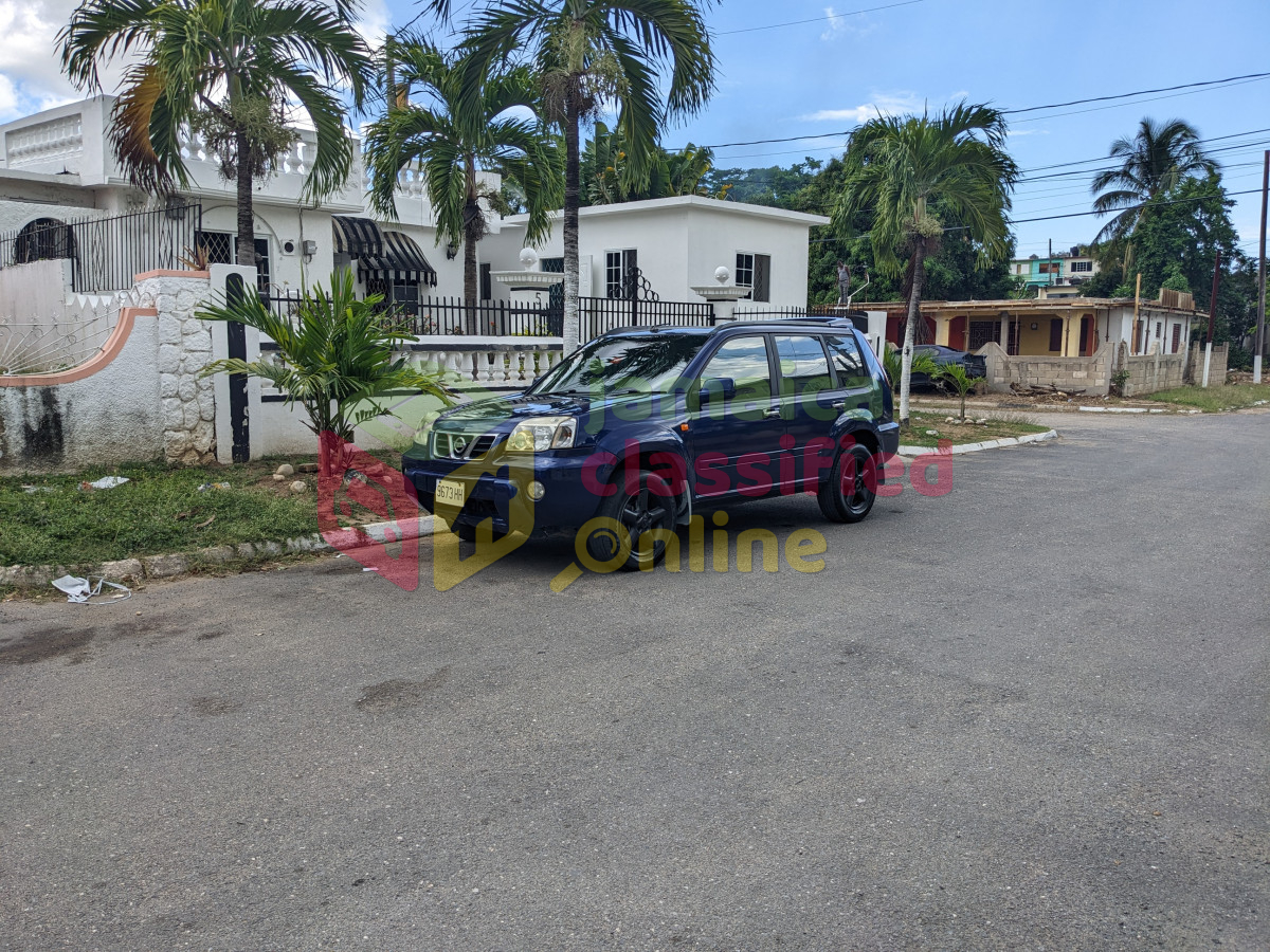 For Sale: 2003 Nissan Xtrail