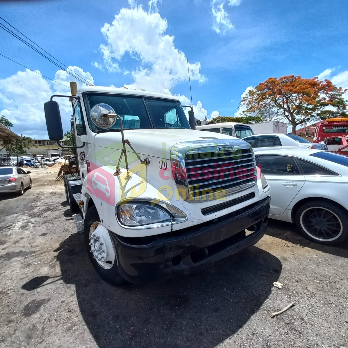 For Sale: 2005 Freightliner Columbia