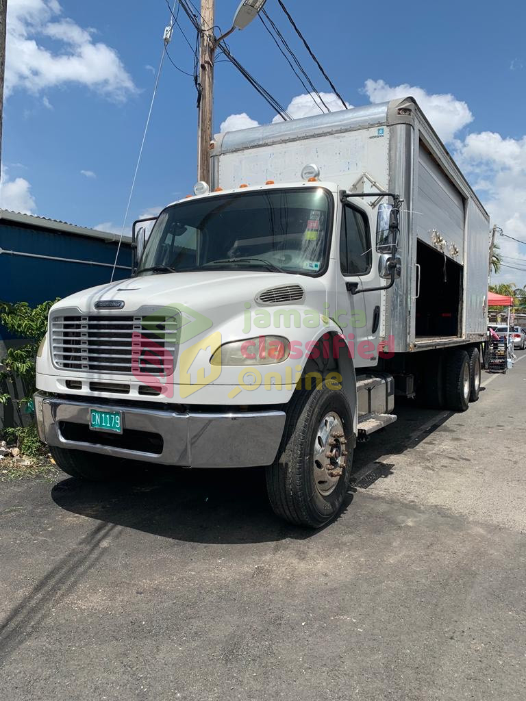 For Sale: 2007 Freightliner Box Body Truck C9 Cat Engine