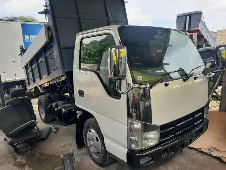 2010 Isuzu Tipper