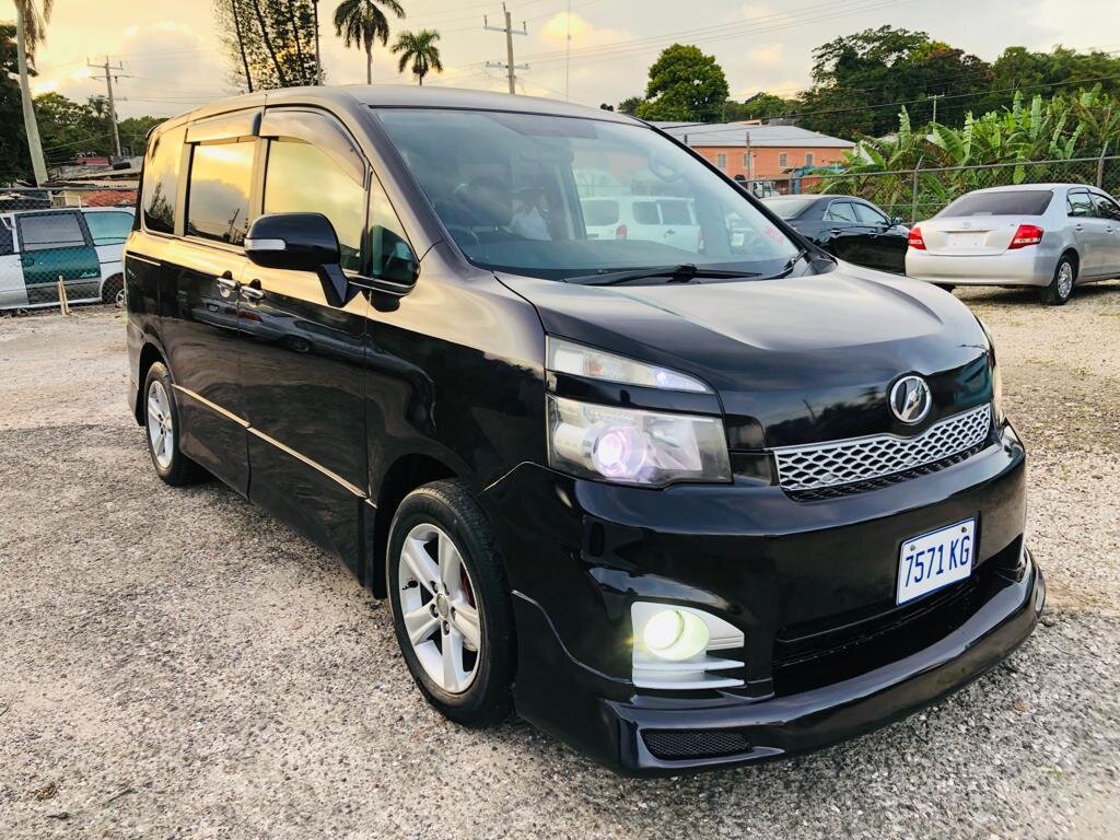 For Sale: 2010 TOYOTA VOXY