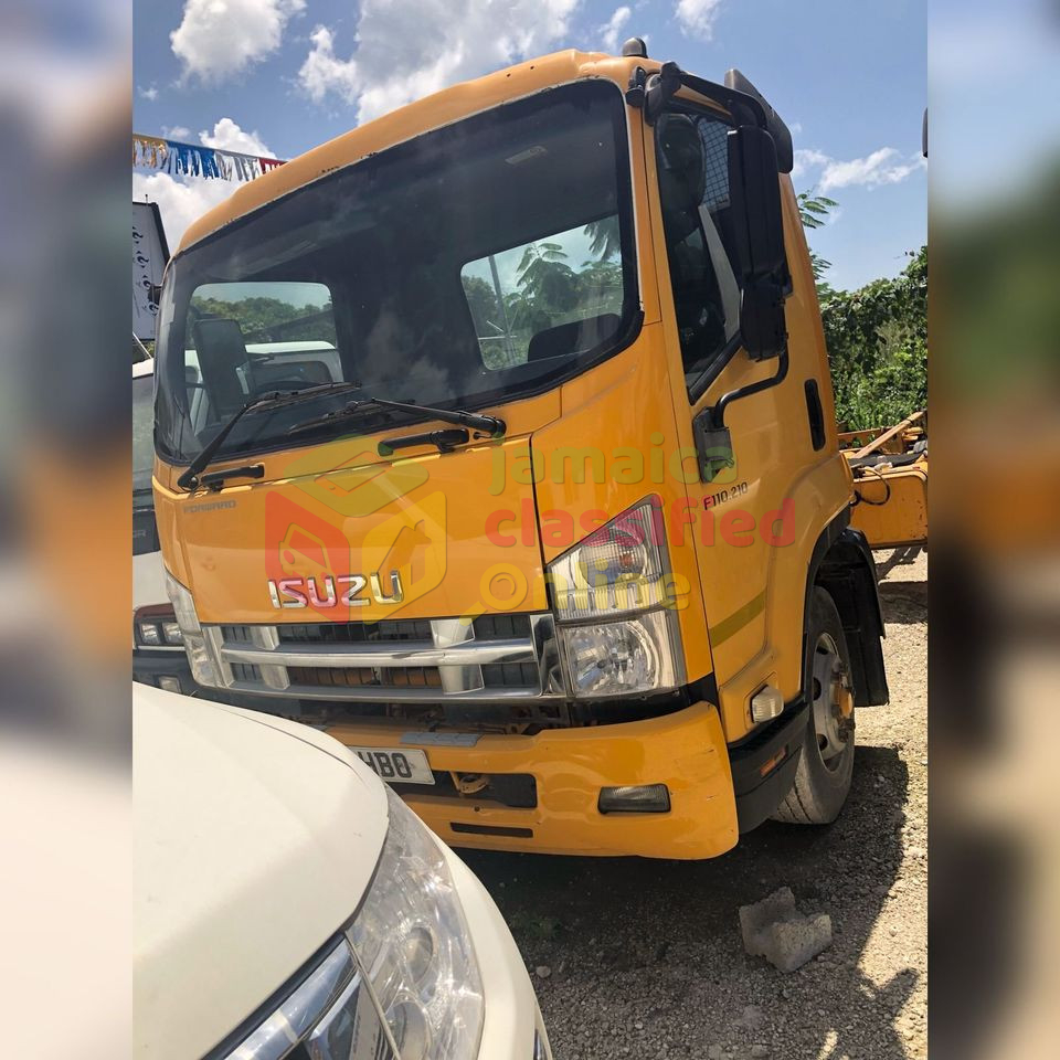 For Sale: 2011 ISUZU FORWARD TRUCK