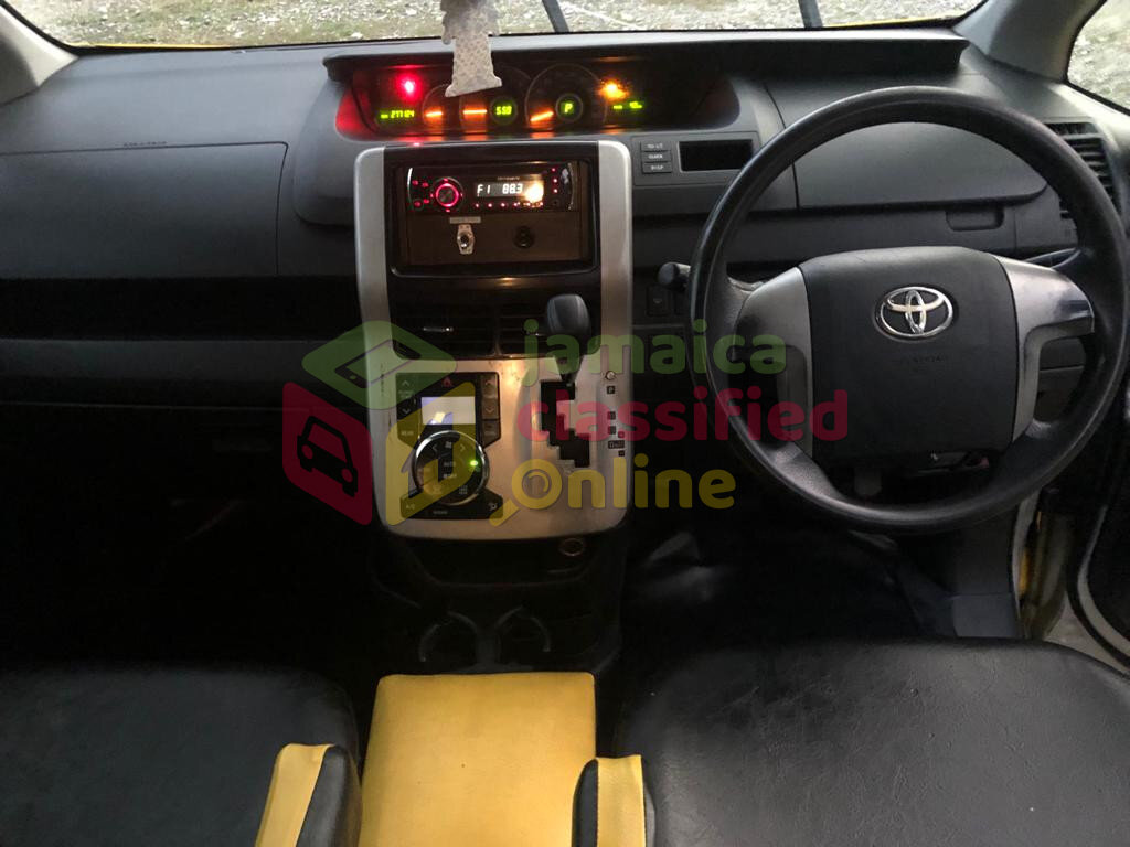 For Sale: 2011 Toyota Noah