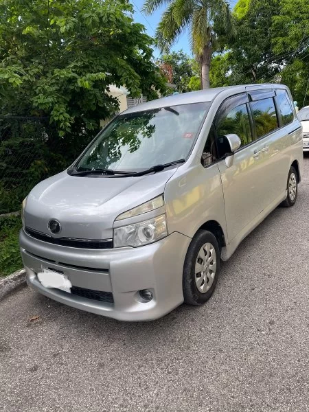 2012 Toyota Voxy