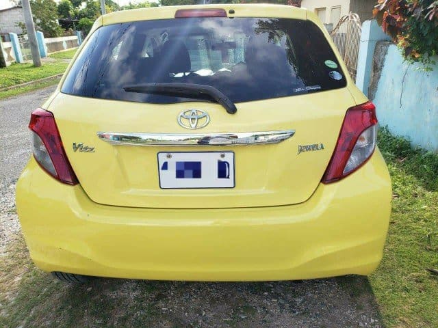 2012 toyota vitz
