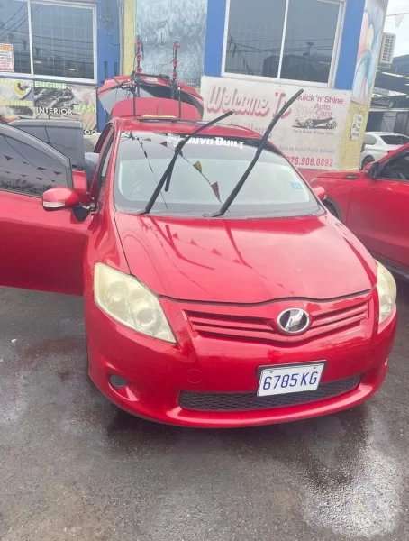 2012 Toyota Auris