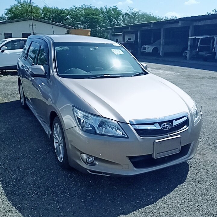 For Sale: 2014 Subaru Exiga (7 Seater)